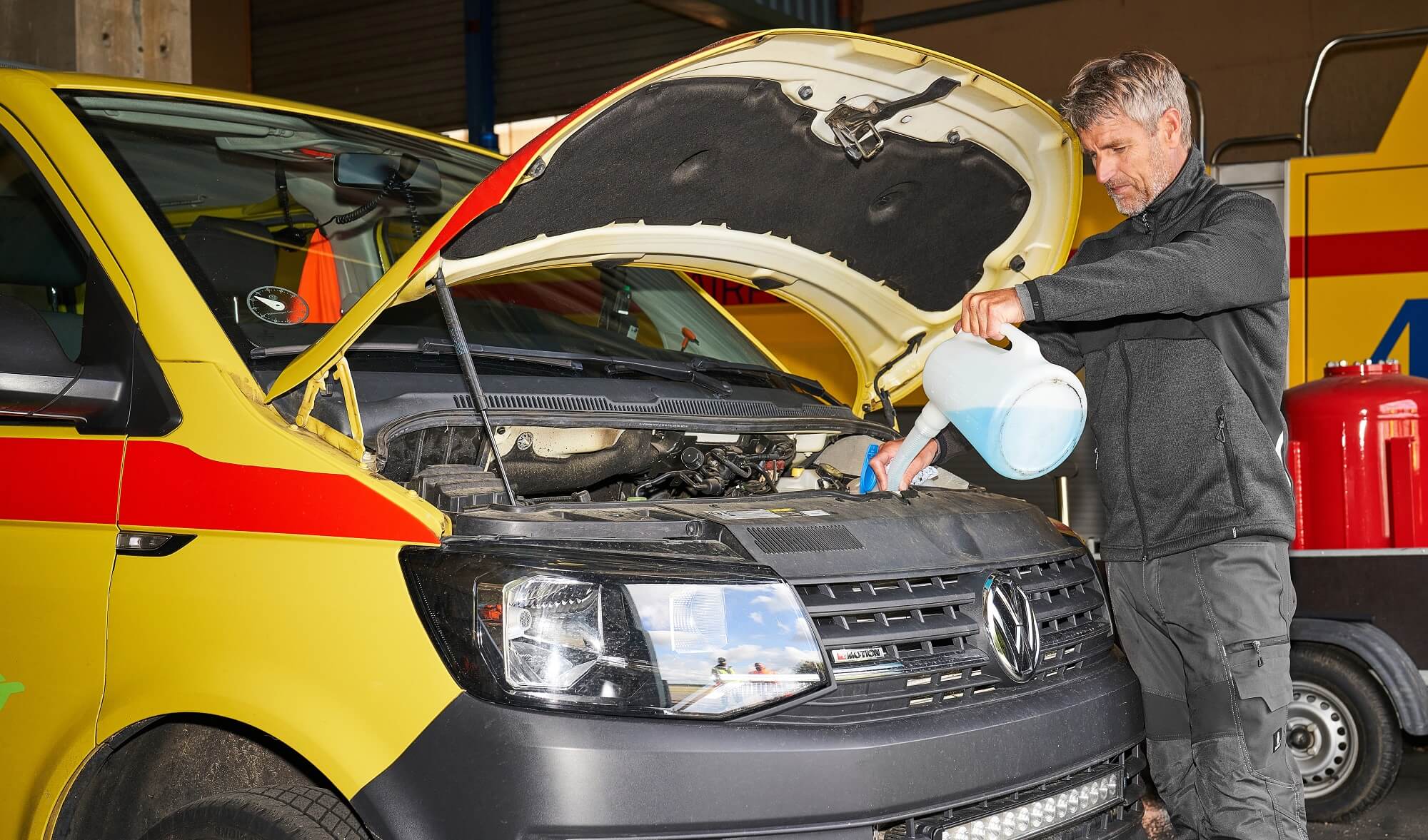 4 Clothing Items Every Mechanic Needs In Their Auto Career