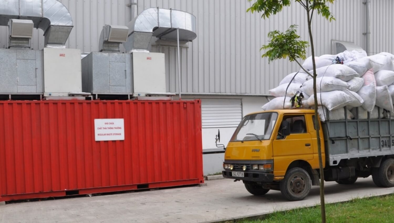 Normal waste -&nbsp;Hazardous waste - Truck