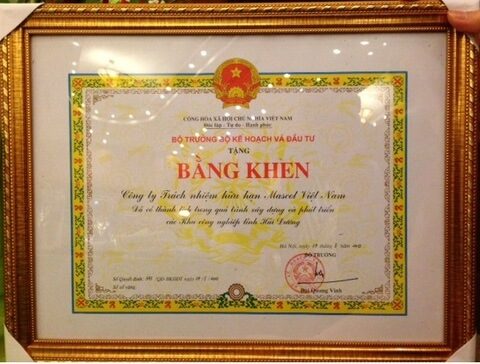 Auszeichnung - Eigene Produktion in Vietnam: - 2013